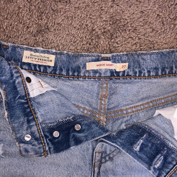 Levi’s wedgie short size 27 - Picture 3 of 3